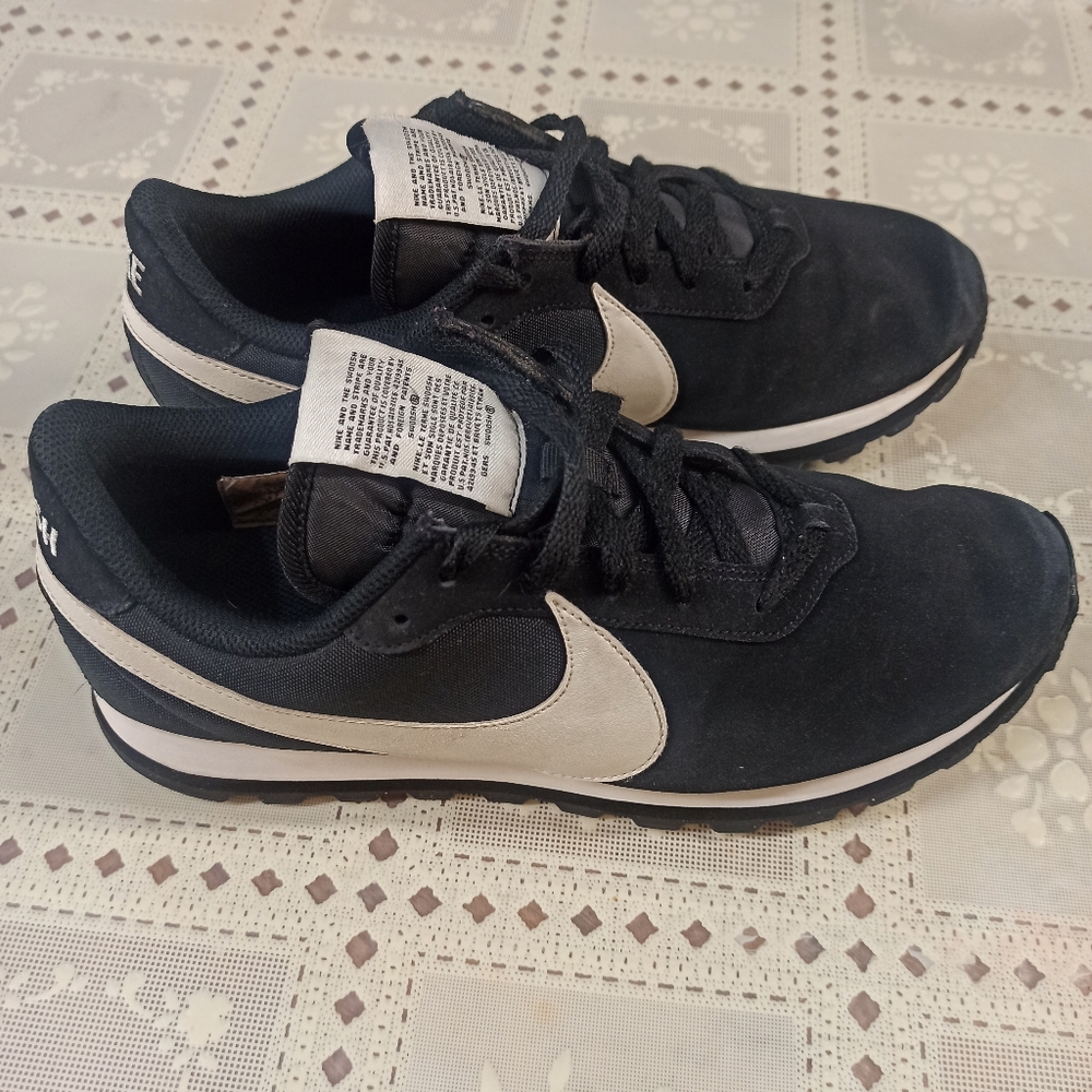 Nike Pre-Love O.X.  Black Suede White Swoosh Size 9 - Picture 6 of 12